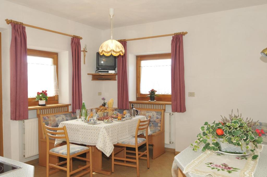 Fiziderhof Villa Castelrotto Room photo